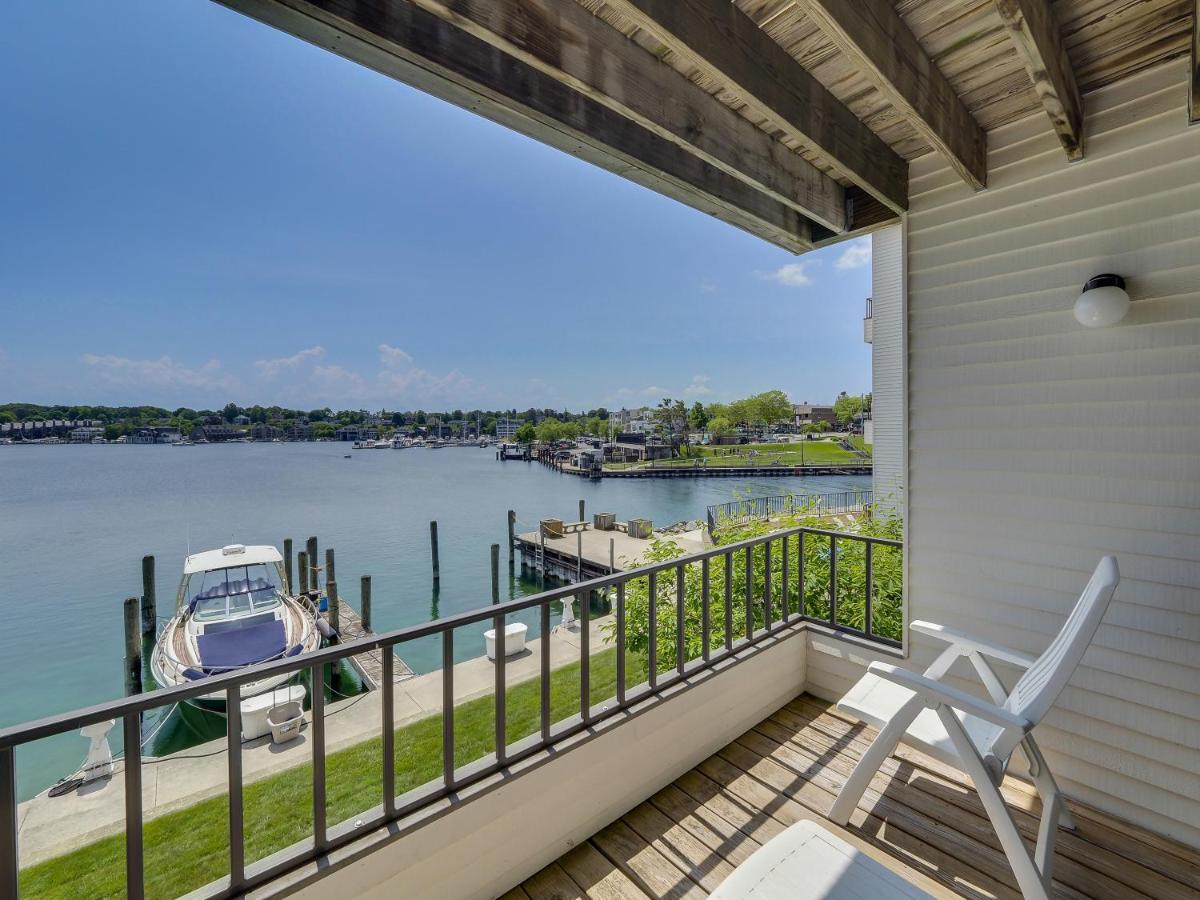 228 Edgewater Inn Шарлевой Экстерьер фото