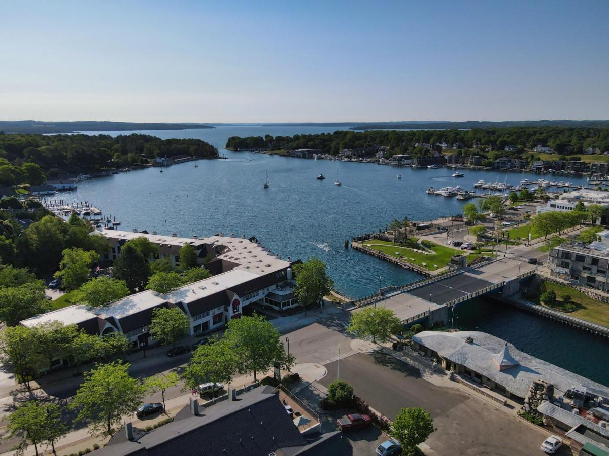 228 Edgewater Inn Шарлевой Экстерьер фото